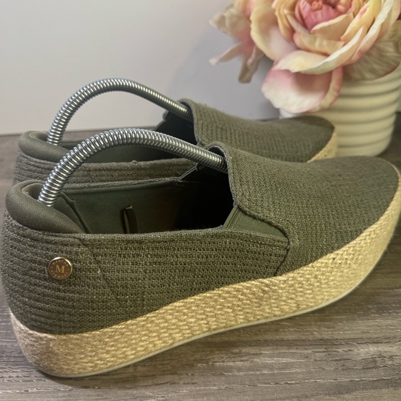 Skechers Bobs Martha Stewart Olive Platform Espadrille Slip-Ons size 9.5 EUC - Picture 5 of 11